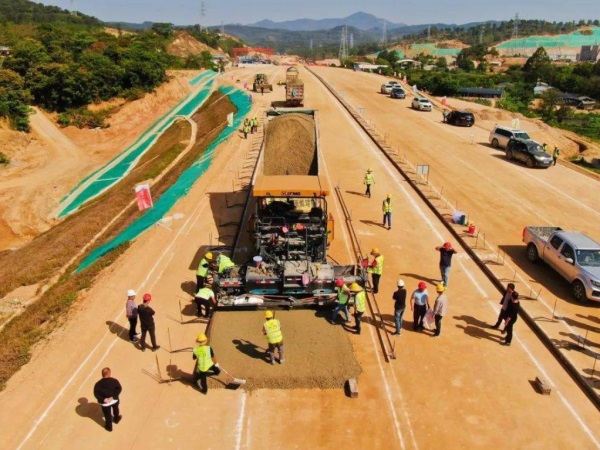 嘉峪关高速公路